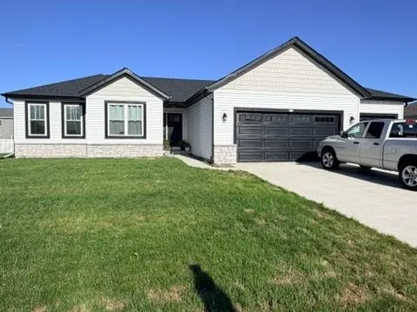 335 Crestview Ln, Lake Mills, WI 53551