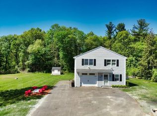 32 Tyng Rd, Tyngsboro, MA 01879