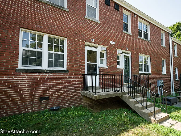 10 Ashby St — Photo 17
