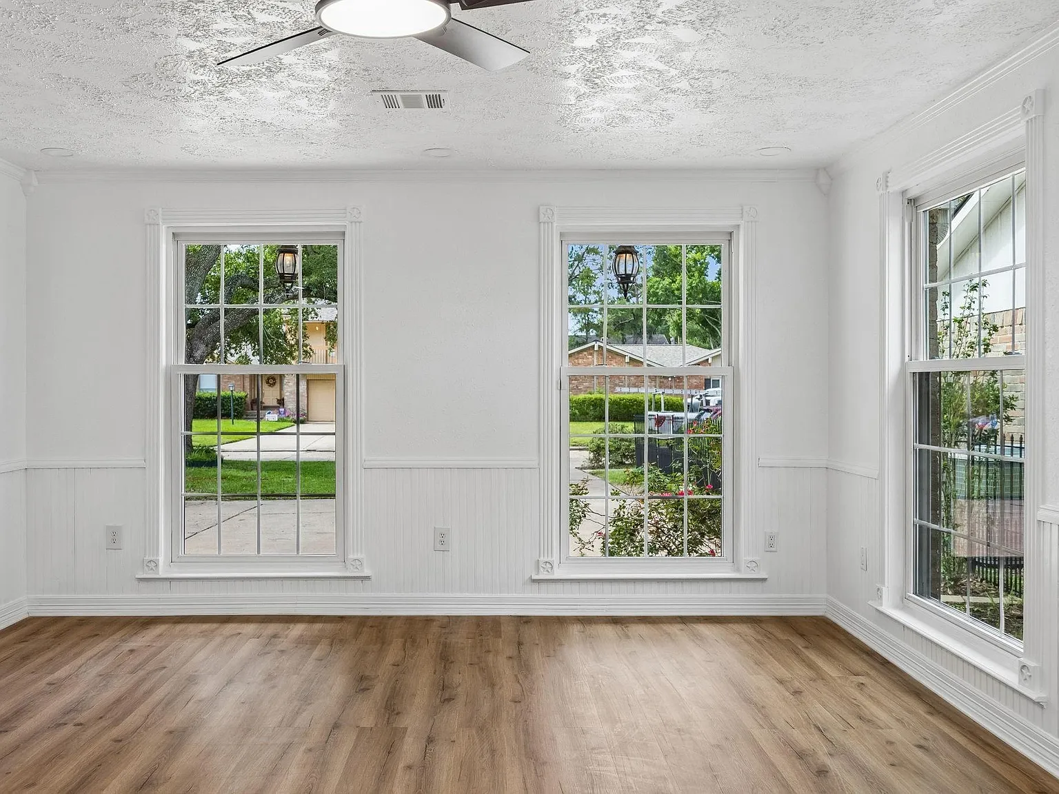 4 bed, 2.0 bath, 2112 sqft, $2,200 — Photo 3