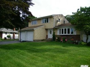 24 Abbey Dr, Commack, NY 11725
