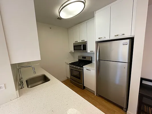 Rented by Voro, LLC | media 9