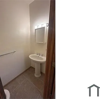 3 bed, $2,150 — Photo 4