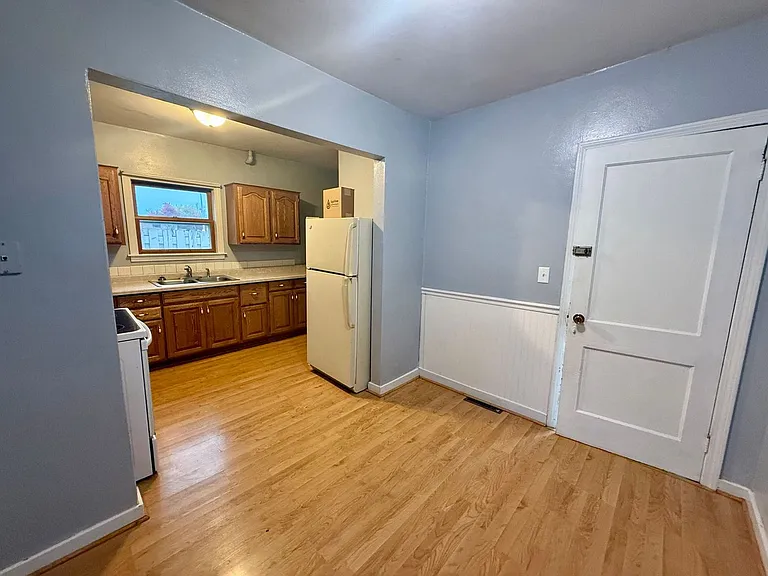 515 W Strowbridge St — Photo 5