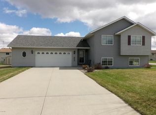 652 22nd St SE, Owatonna, MN 55060