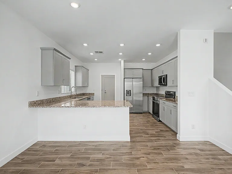 1528 N Pueblo Dr — Photo 9