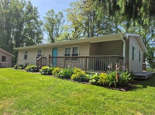 1731 Sanger Rd, Oak Hill, WV 25901