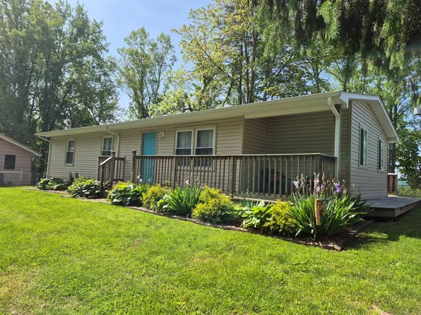 1731 Sanger Rd, Oak Hill, WV 25901