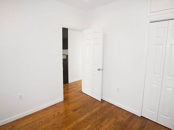 4th image of 19 Kenmare St APT 15