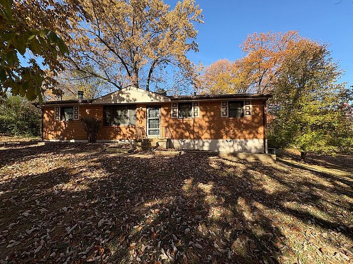 1st image of 2704 Shacklett Dr