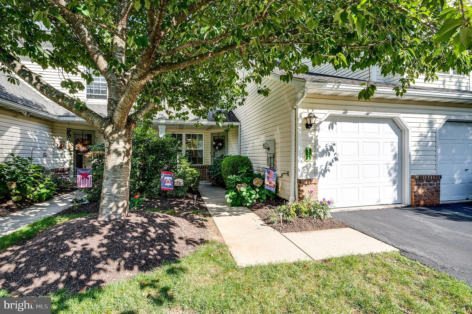 120 Hickory Ln photo 1