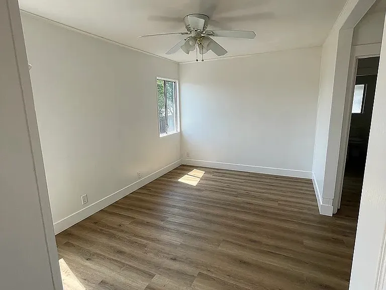 226 Washington St — Photo 6
