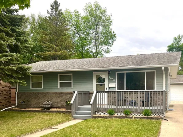 1008 14th St N, Moorhead, MN 56560