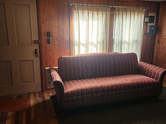 4th image of 291 Maxine Nelson Rd