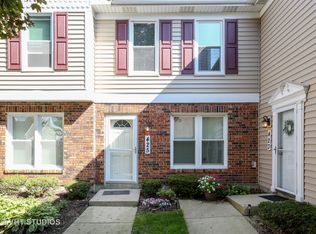 425 Kensington Ct, Naperville, IL