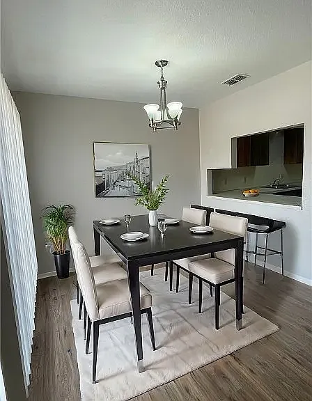 2 bed, 1050 sqft, $1,350 — Photo 3