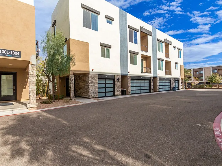 The Aeries Townhome Apartments — Photo 30