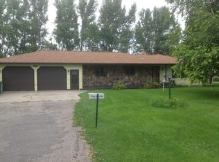 251 5th Ave E, Hunter, ND 58048