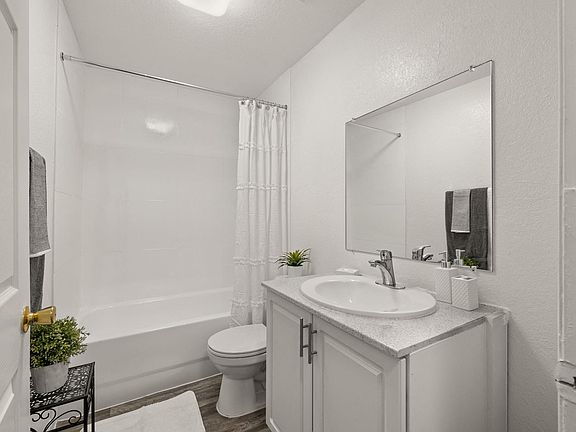 5th image of 6065 Legends Villa Dr #6024