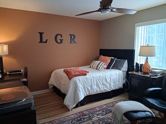 3rd image of 18372 N Ridge Ct APT 2