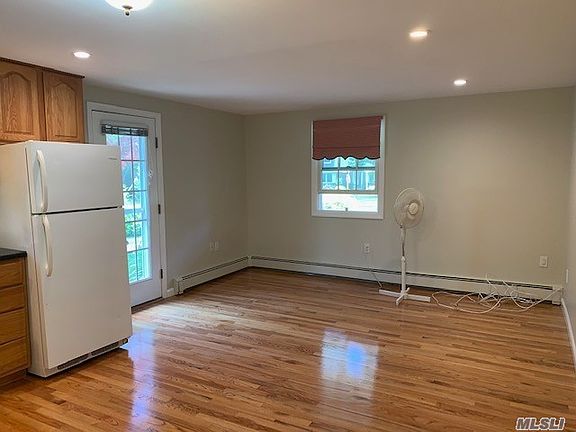 2nd image of 3 Vine Ln