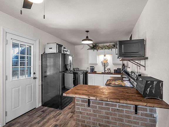 5th image of 1603 Wren St