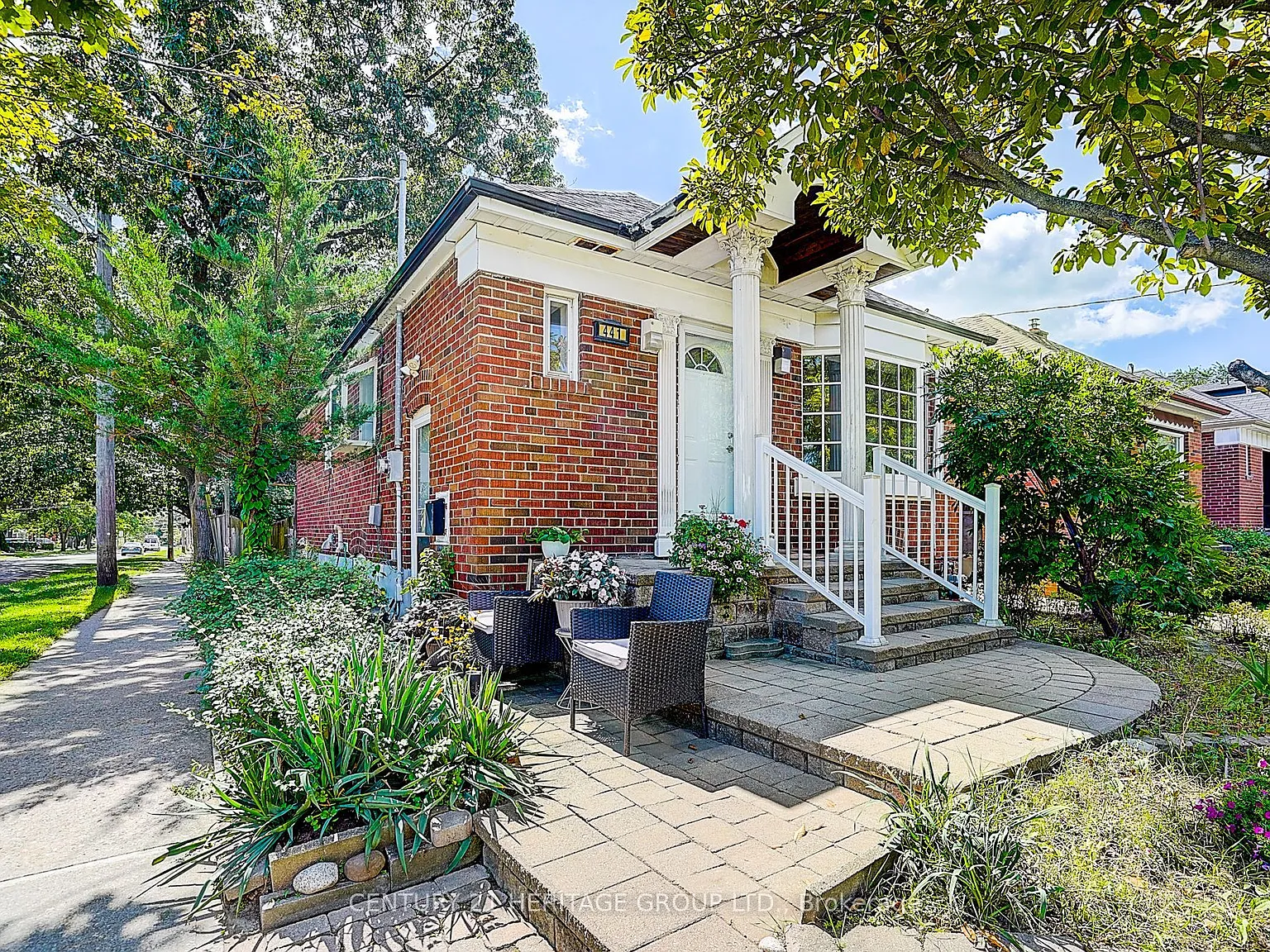 3 bed, $2,800 — Photo 2