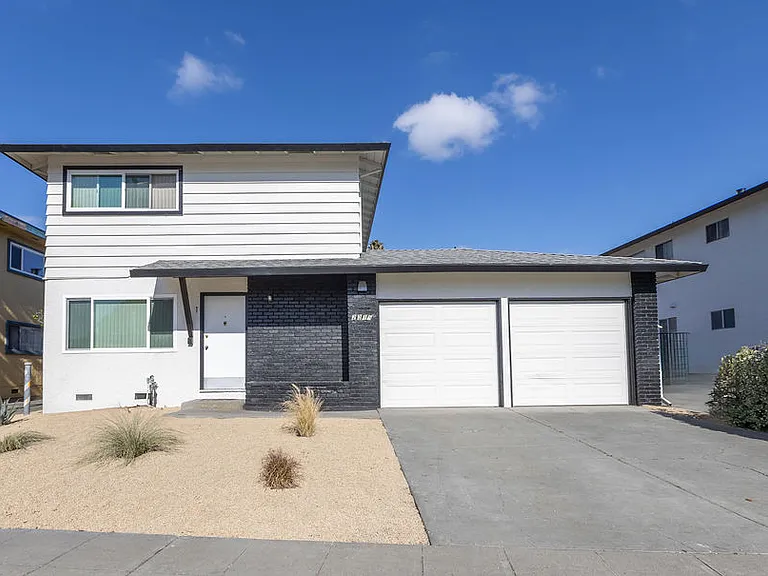 2315 Monroe St — Photo 7