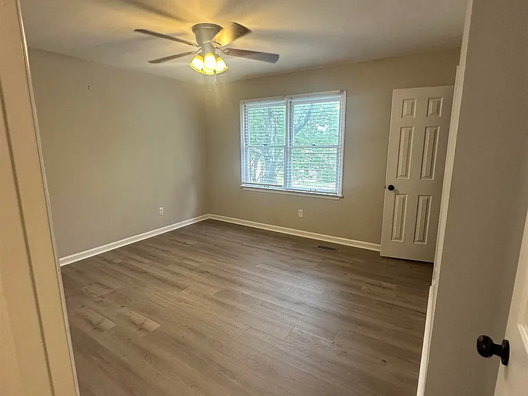 1722 Ward Ave NE — Photo 8