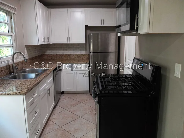 116 Maple St #2 — Photo 1