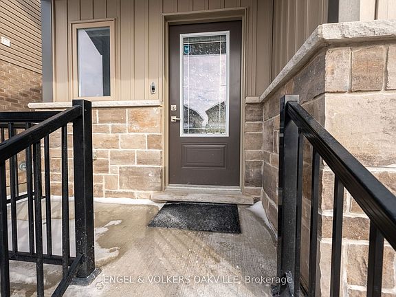 3rd image of 1023 Devonshire Ave #29