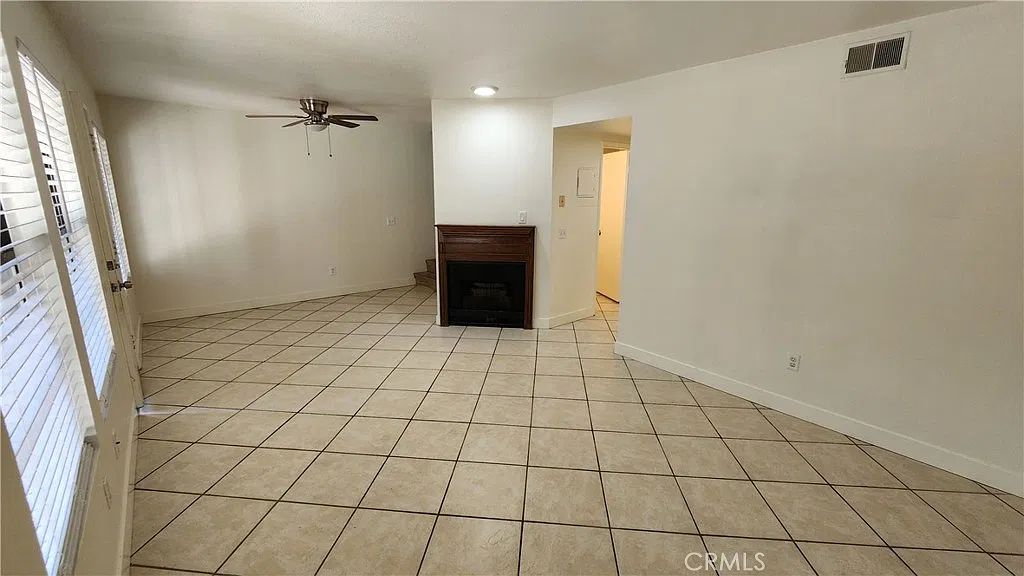 2 bed, 1.5 bath, 932 sqft, $2,400 — Photo 4