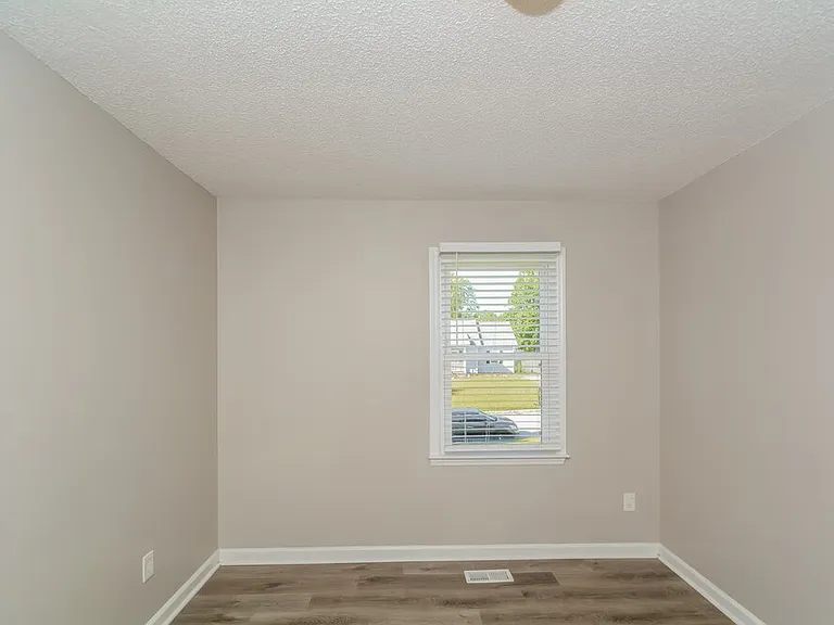 808 Hepplewhite Ct — Photo 11
