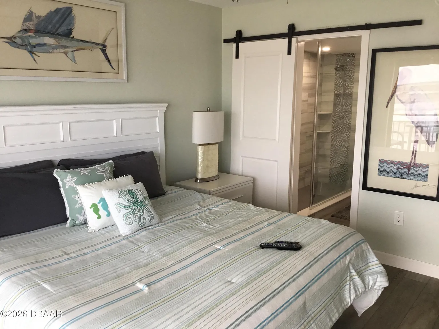 3 bed, 2.0 bath, 1240 sqft, $6,600 — Photo 2