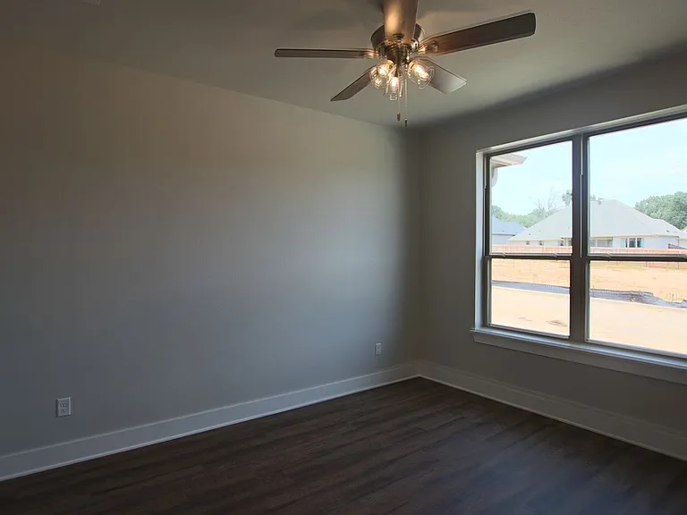 715 Freedom Way — Photo 5