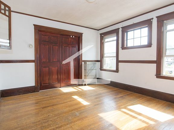 5th image of 48 Etna St #4