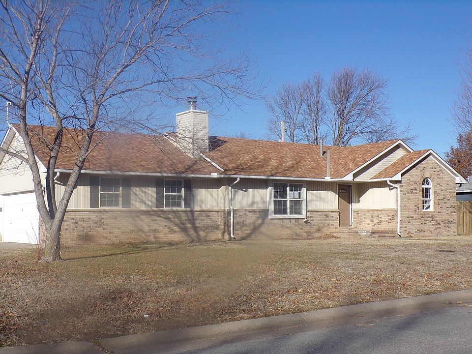 1st image of 525 Deambra Dr