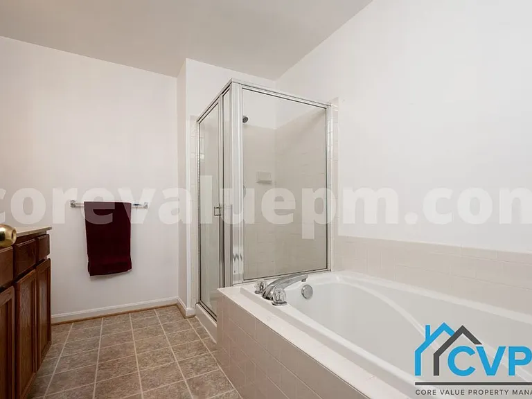 1934 Hackberry Ct — Photo 24