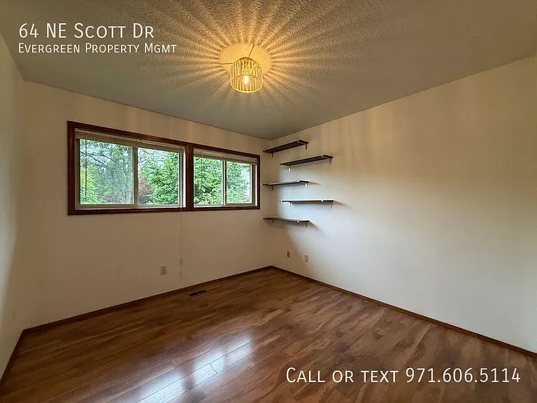 64 NE Scott Dr — Photo 24