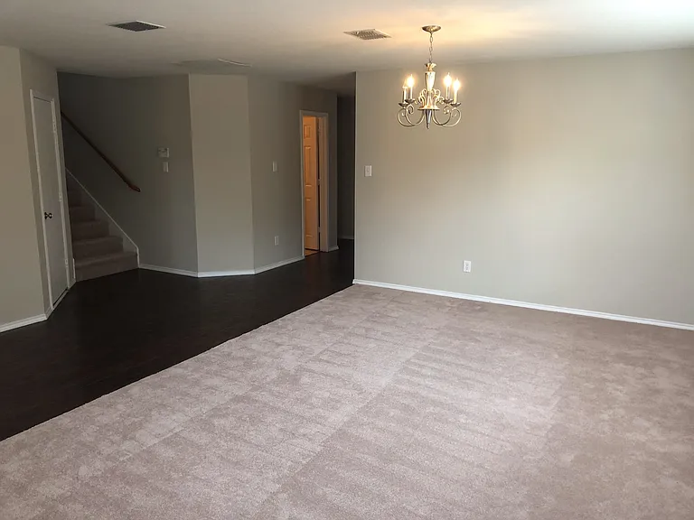 8115 York Beach Pl — Photo 3