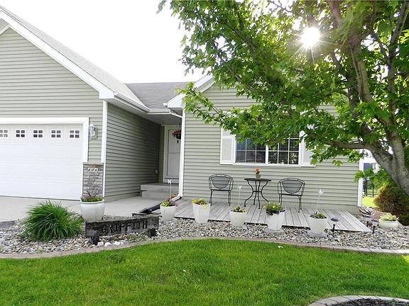 3rd image of 606 Evergreen Cir NW