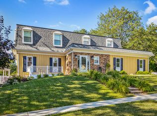 692 Diane Ave, Elgin, IL 60123