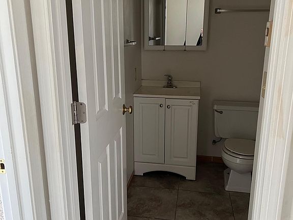 5th image of 1010 S Buchanan St APT 2