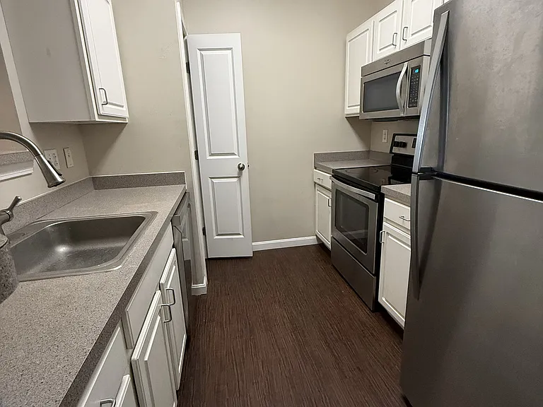 1000 Providence Pl #405 — Photo 7