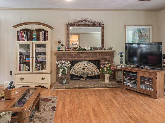 4th image of 3137 Garst Cabin Dr