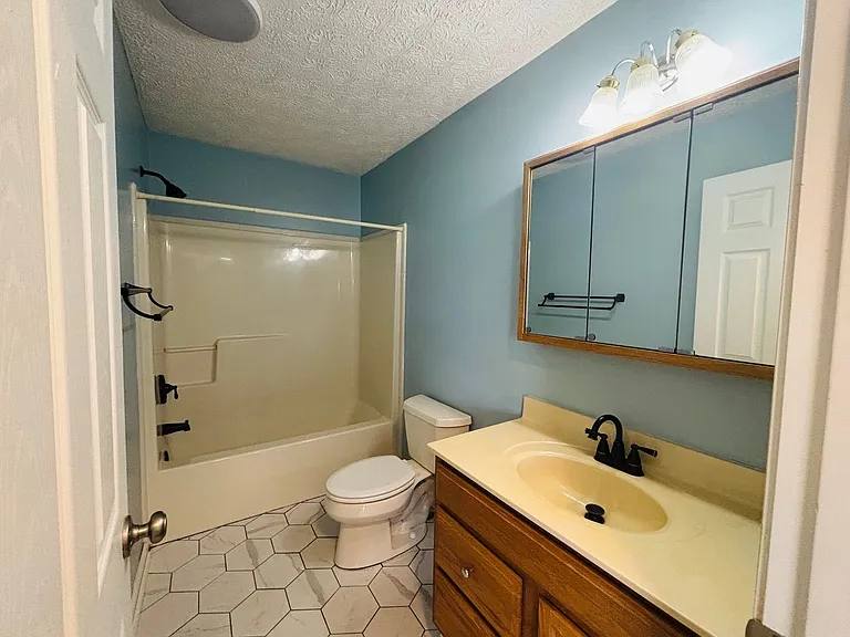 1626 Providence Blvd — Photo 9