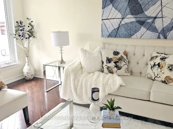 9 Faraday Dr, Toronto, ON M1H 2R9