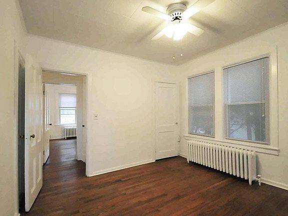 2nd image of 989 North Broadway