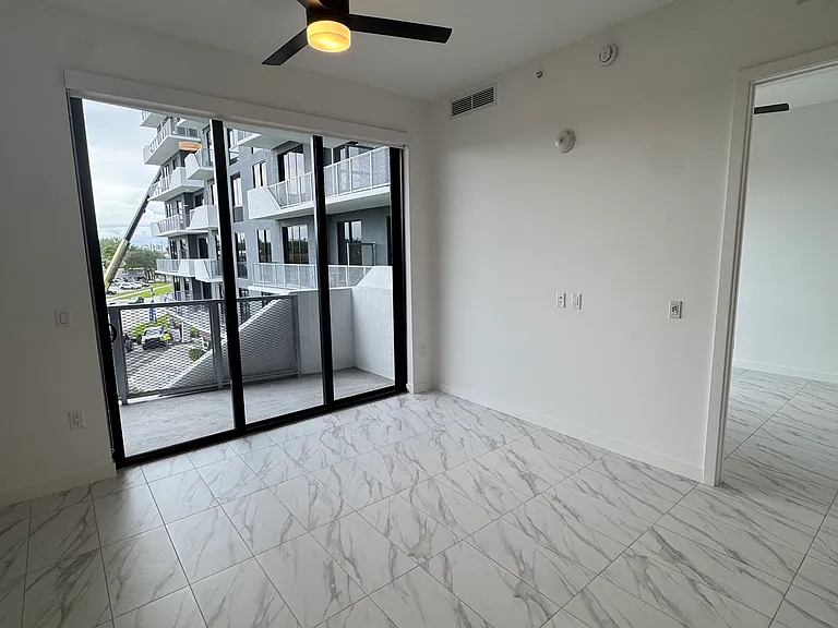 2121 NE 173rd St #A1 — Photo 5