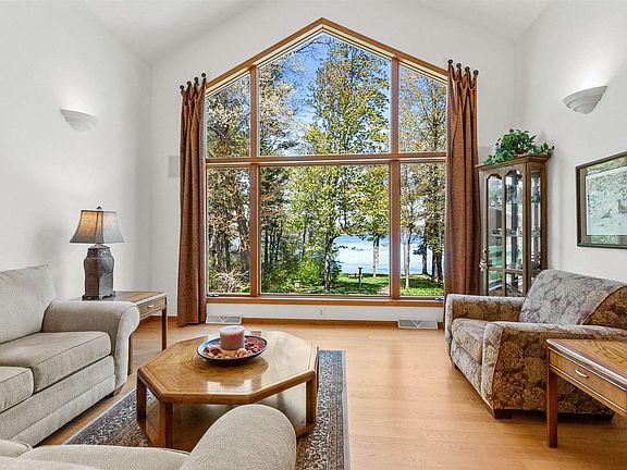 5th image of 1388 CHIPPEWA TRAIL